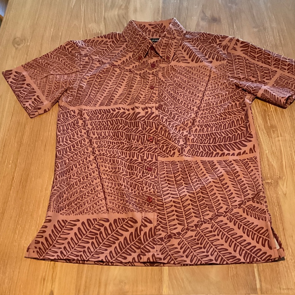 Manaola Mahalo Hapuu Cherry Mahagany  Leaf Pattern Aloha Shirt